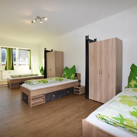 Apartment Perfekt Fuer Gruppen, 5 Einzelbetten *