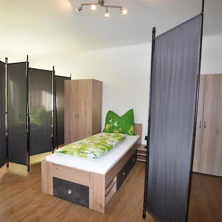 Apartment Perfekt Fuer Gruppen, 5 Einzelbetten Graz