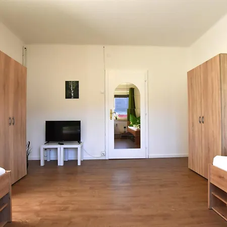 Apartment Perfekt Fuer Gruppen, 5 Einzelbetten Graz